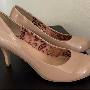Dirty Laundry Tan Heels Classic Pumps size 10